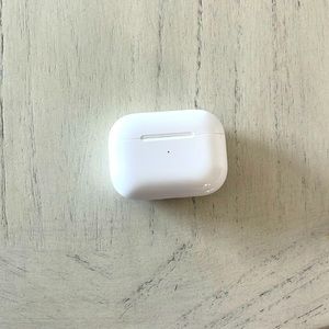 AirPods Pro (2nd generation) charging case Apple accessories